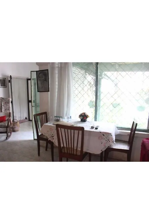 Vista Chelsea Gardens Bnb Bed & Breakfast Colombo